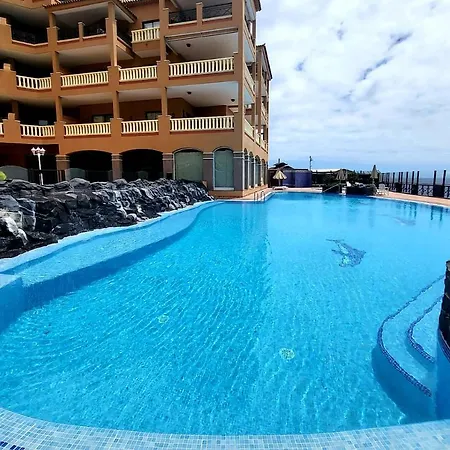 Best4u Nautico Apartman *